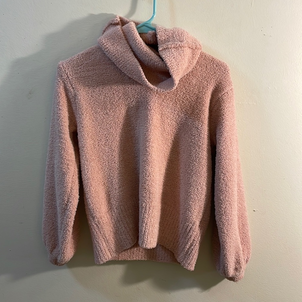 The softest, cutest, little pink sweater! Brand: Kaisley, Size: XS
